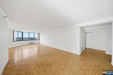 1265 15th Street Fort Lee NJ 07024