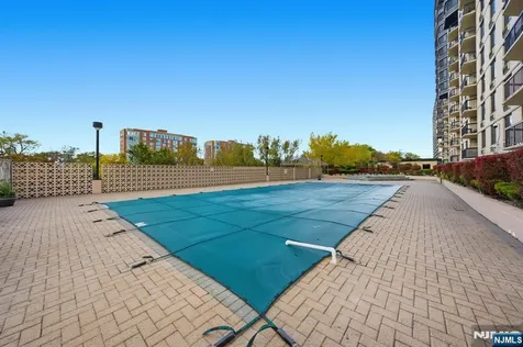 1265 15th Street Fort Lee NJ 07024