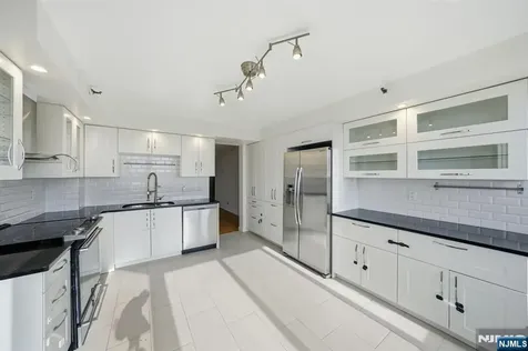 1265 15th Street Fort Lee NJ 07024