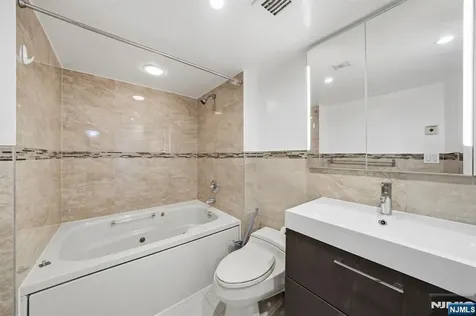 1265 15th Street Fort Lee NJ 07024