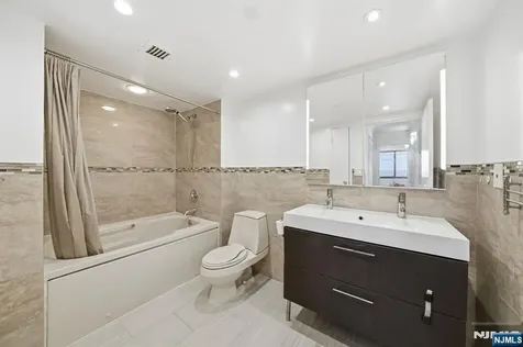 1265 15th Street Fort Lee NJ 07024
