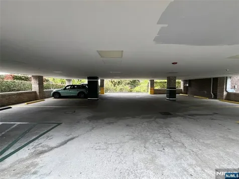 784 Grand Avenue Ridgefield NJ 07657
