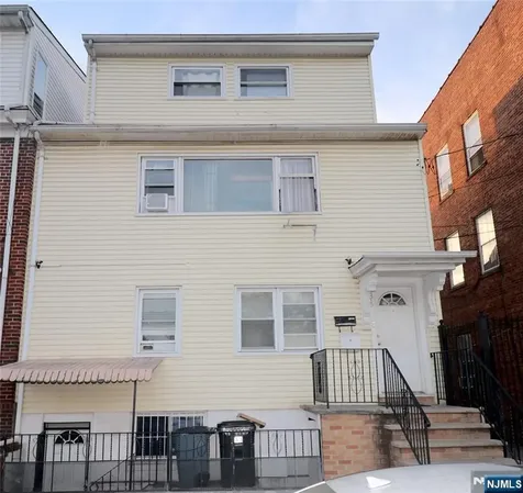 233-235 Adams Street Newark NJ 07105