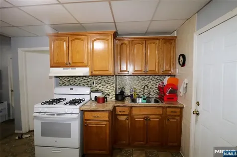 233-235 Adams Street Newark NJ 07105