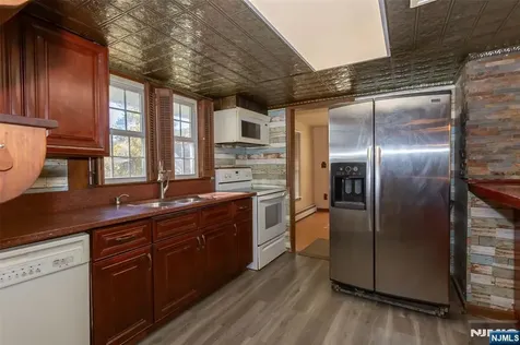 318 Germantown Road West Milford NJ 07480