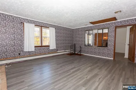 318 Germantown Road West Milford NJ 07480