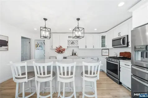 25 Glenview Road Nutley NJ 07110