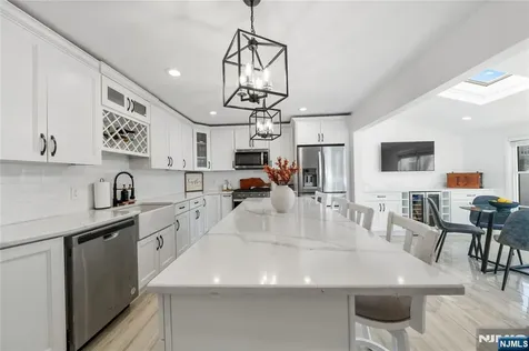25 Glenview Road Nutley NJ 07110