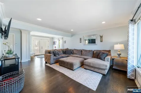 25 Glenview Road Nutley NJ 07110