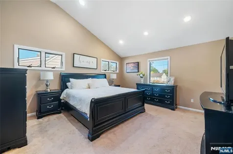 25 Glenview Road Nutley NJ 07110