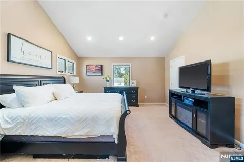 25 Glenview Road Nutley NJ 07110