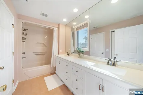 25 Glenview Road Nutley NJ 07110