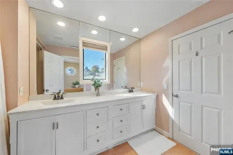 25 Glenview Road Nutley NJ 07110