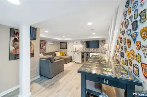 25 Glenview Road Nutley NJ 07110