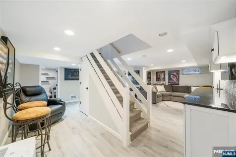 25 Glenview Road Nutley NJ 07110