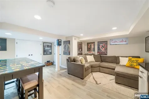 25 Glenview Road Nutley NJ 07110