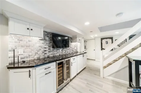 25 Glenview Road Nutley NJ 07110