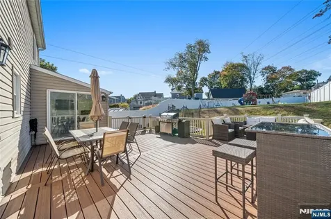 25 Glenview Road Nutley NJ 07110