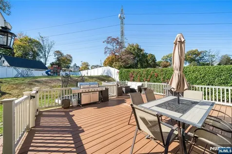 25 Glenview Road Nutley NJ 07110