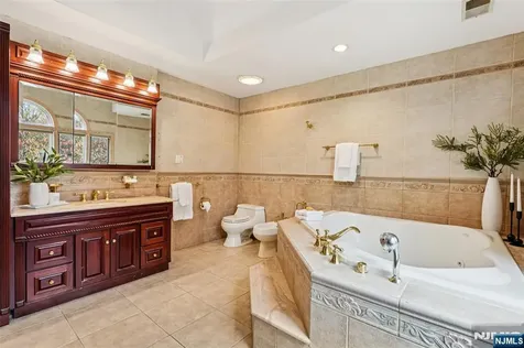 277 Spring Valley Road Park Ridge NJ 07656