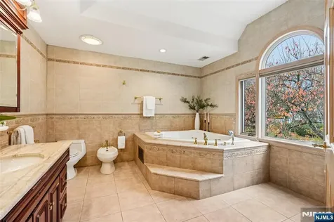 277 Spring Valley Road Park Ridge NJ 07656