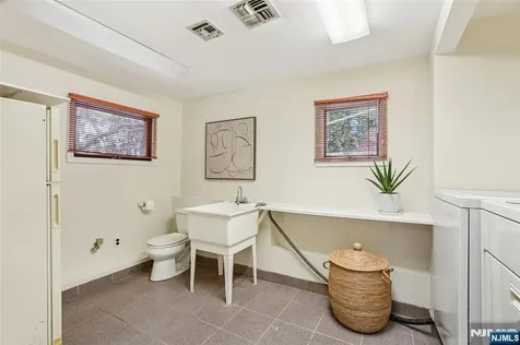 277 Spring Valley Road Park Ridge NJ 07656