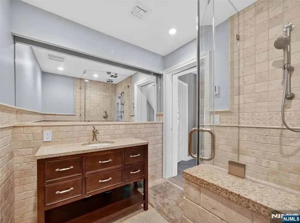 251 Summit Avenue Bogota NJ 07603