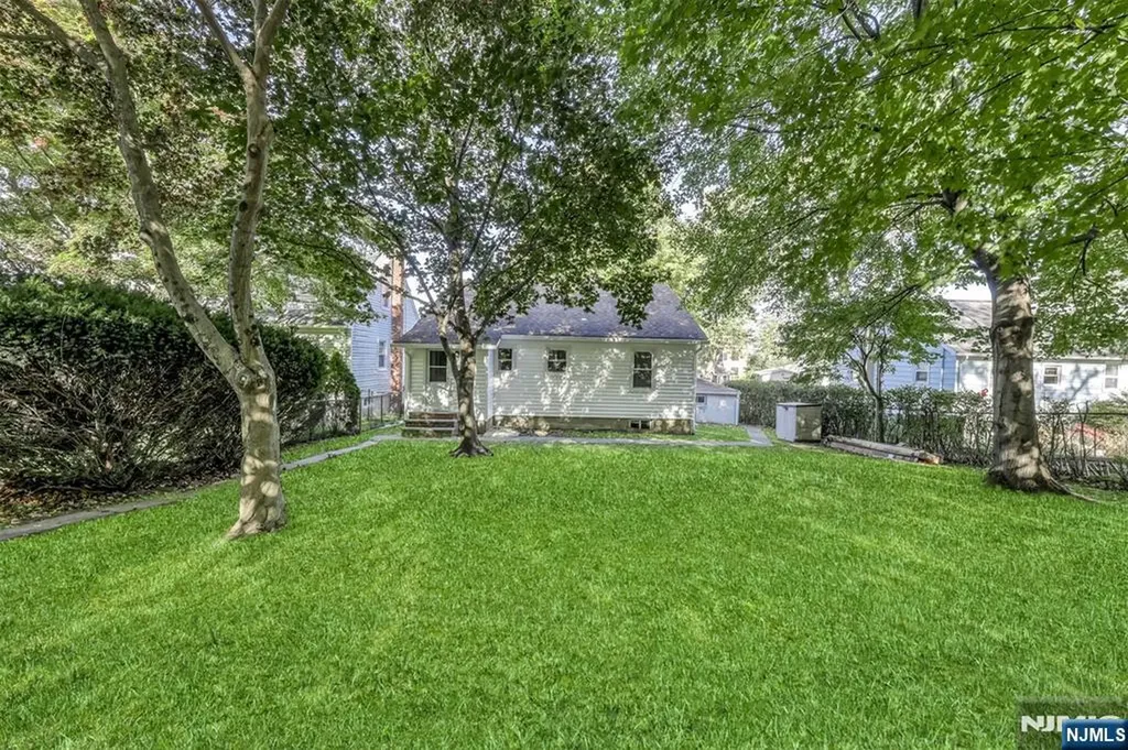 8 Parkway Caldwell NJ 07006