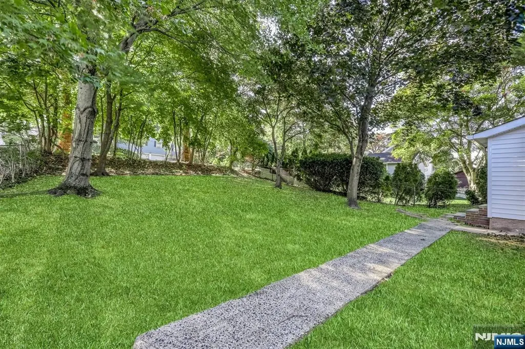 8 Parkway Caldwell NJ 07006