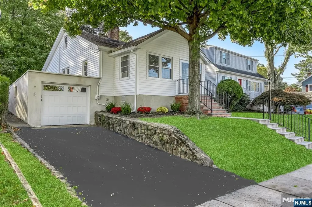 8 Parkway Caldwell NJ 07006