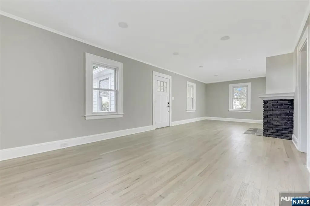 8 Parkway Caldwell NJ 07006