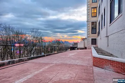 518-536 Gregory Weehawken NJ 07086