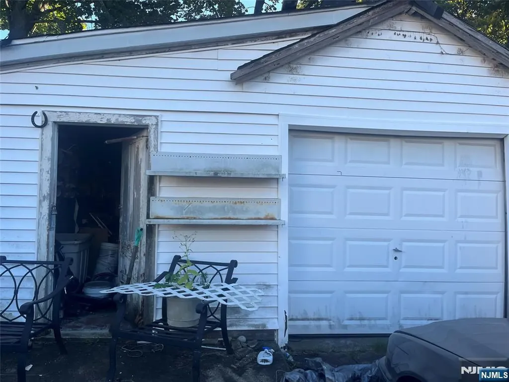 22 W Central Bergenfield NJ 07661