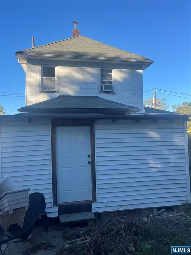 22 W Central Bergenfield NJ 07661