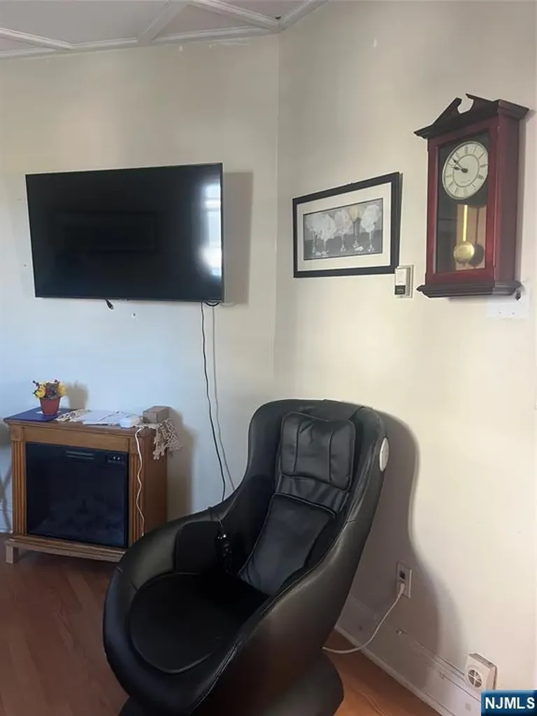 22 W Central Bergenfield NJ 07661