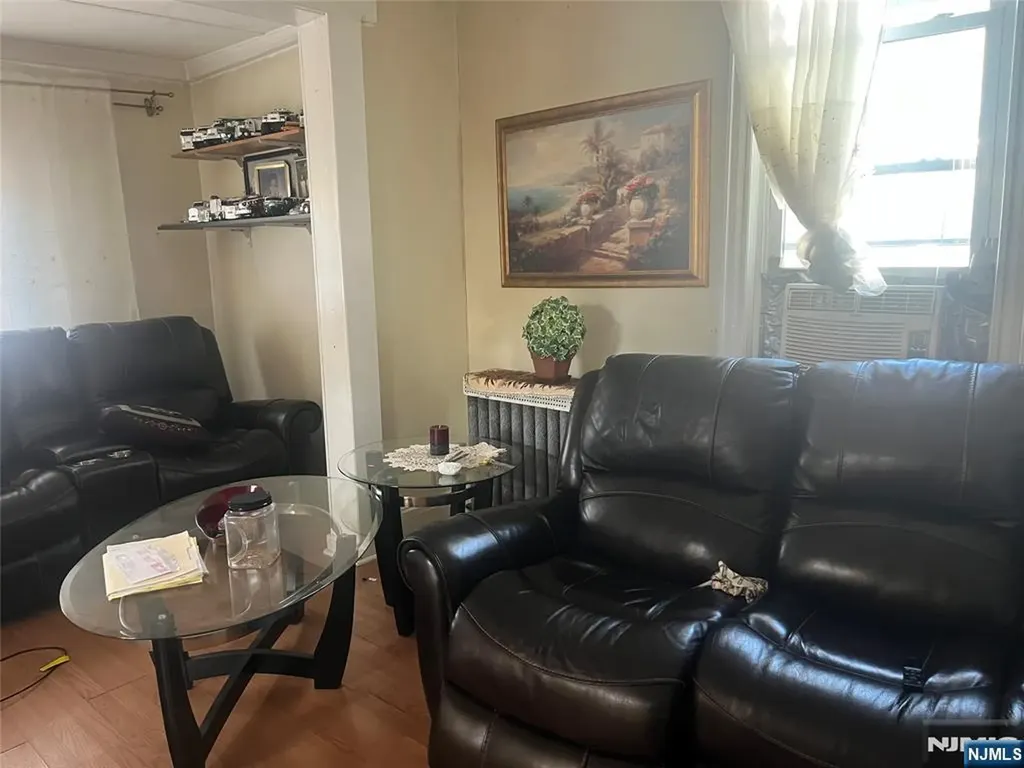 22 W Central Bergenfield NJ 07661