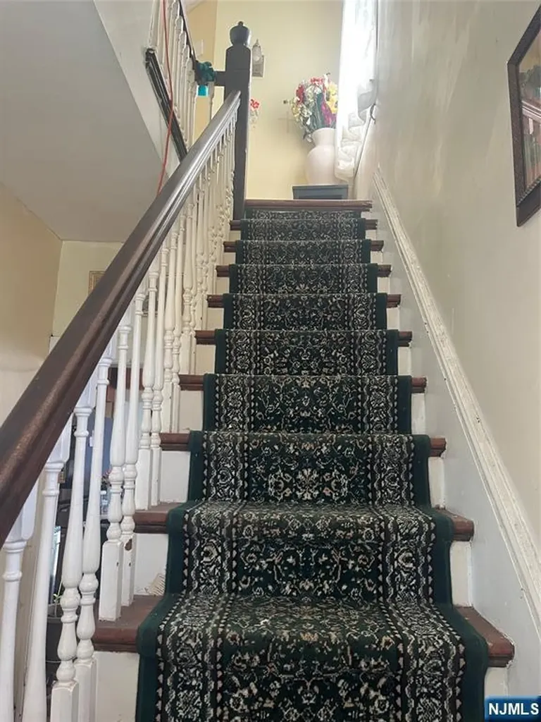 22 W Central Bergenfield NJ 07661