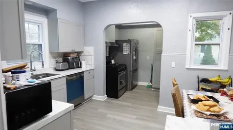 211 Madison Avenue New Milford NJ 07646