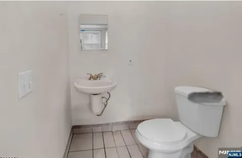 86-88 Chancellor Avenue Newark NJ 07112