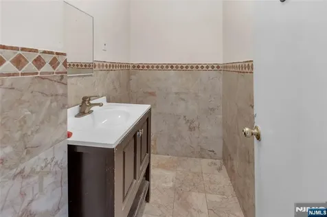 86-88 Chancellor Avenue Newark NJ 07112