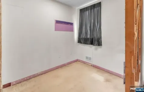 86-88 Chancellor Avenue Newark NJ 07112