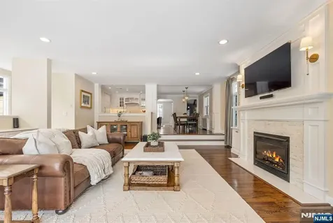 86 Carlton Avenue Ho-ho-kus NJ 07423