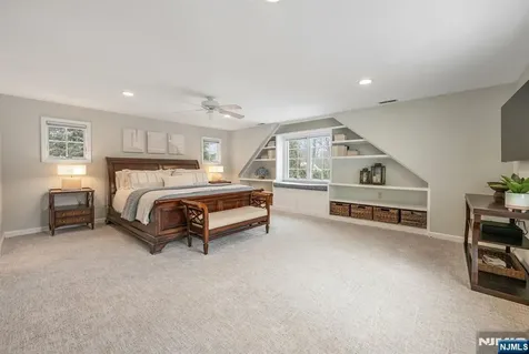 86 Carlton Avenue Ho-ho-kus NJ 07423