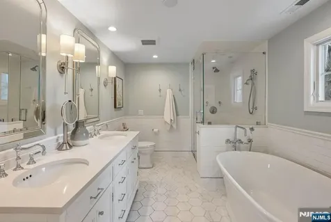86 Carlton Avenue Ho-ho-kus NJ 07423