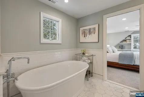 86 Carlton Avenue Ho-ho-kus NJ 07423