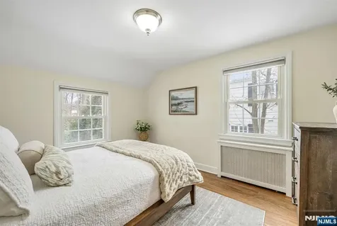 86 Carlton Avenue Ho-ho-kus NJ 07423