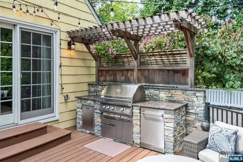 86 Carlton Avenue Ho-ho-kus NJ 07423