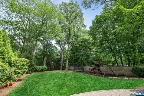 86 Carlton Avenue Ho-ho-kus NJ 07423