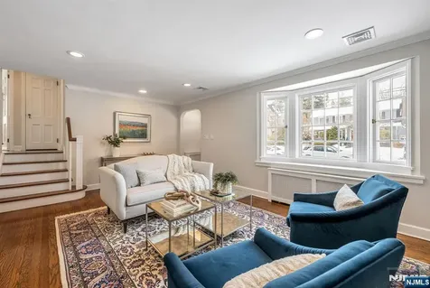 86 Carlton Avenue Ho-ho-kus NJ 07423