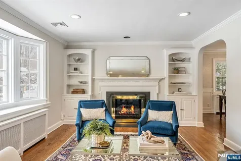 86 Carlton Avenue Ho-ho-kus NJ 07423